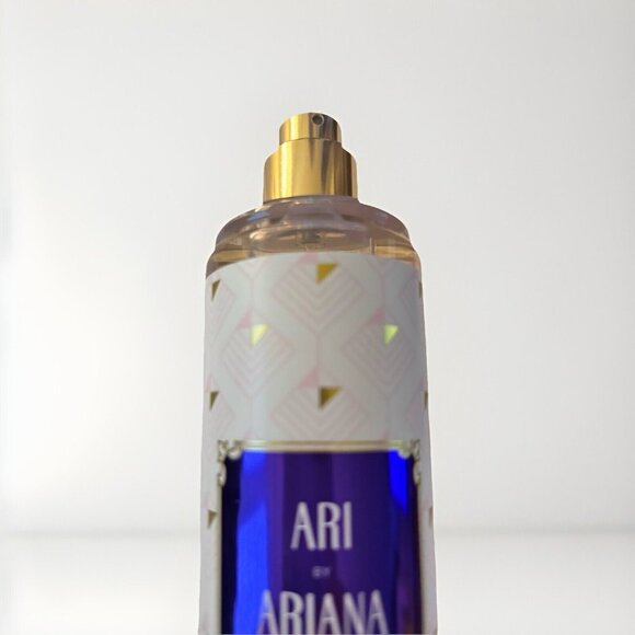 Ariana Grande Ari Women Body Mist 8oz/236ml  NO LID/CAP-New - Picture 3 of 5